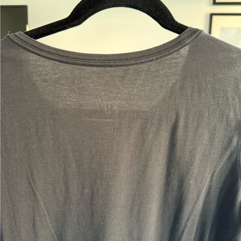 Lululemon basic tee